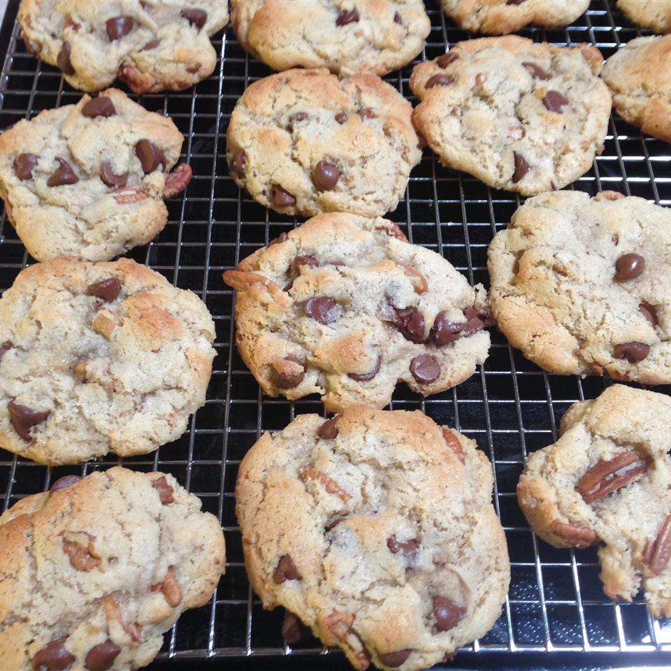 Almond Flour Chocolate Chip Cookies