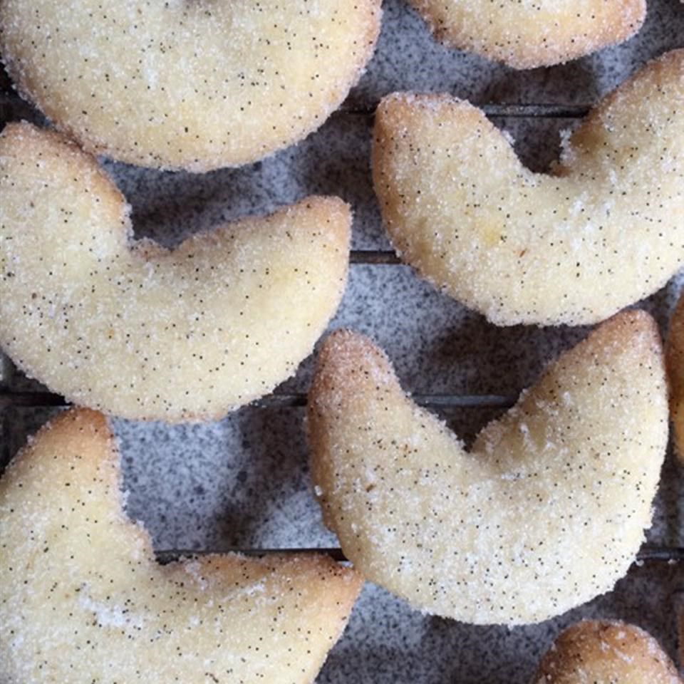 Almond Vanilla Crescent Cookies