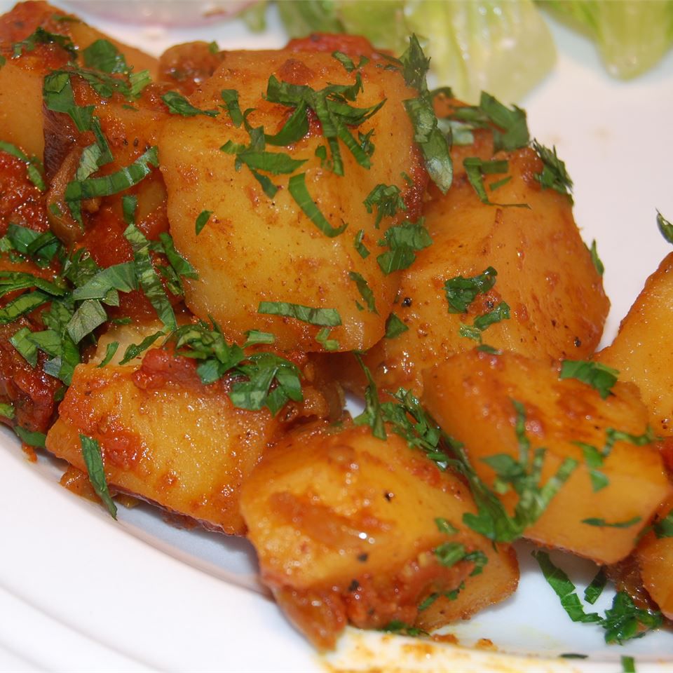 Aloo Phujia: Spicy Sizzling Potatoes and Onions