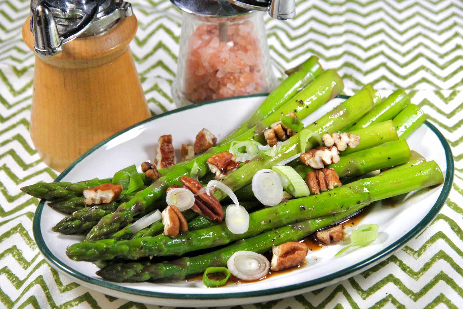 Asian-Inspired Asparagus Salad with Pecans