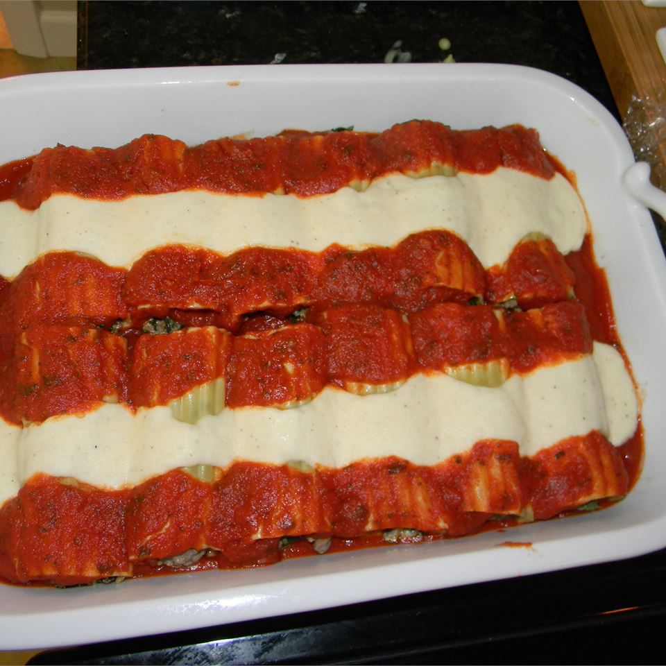 Baked Cannelloni with Meat and Tomato Sauce