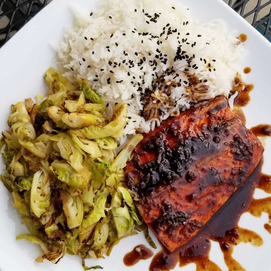 Balsamic-Glazed Baked Salmon Fillets