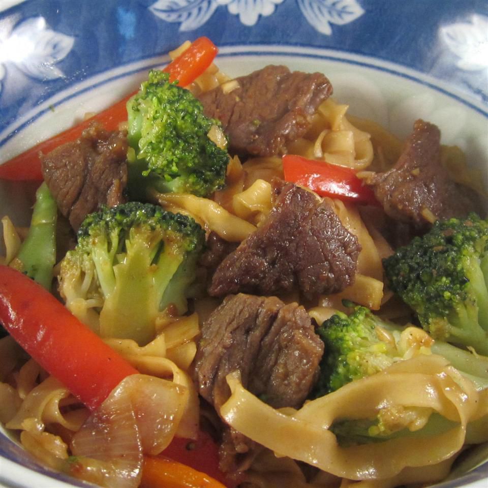 Beef and Broccoli Chow Mein