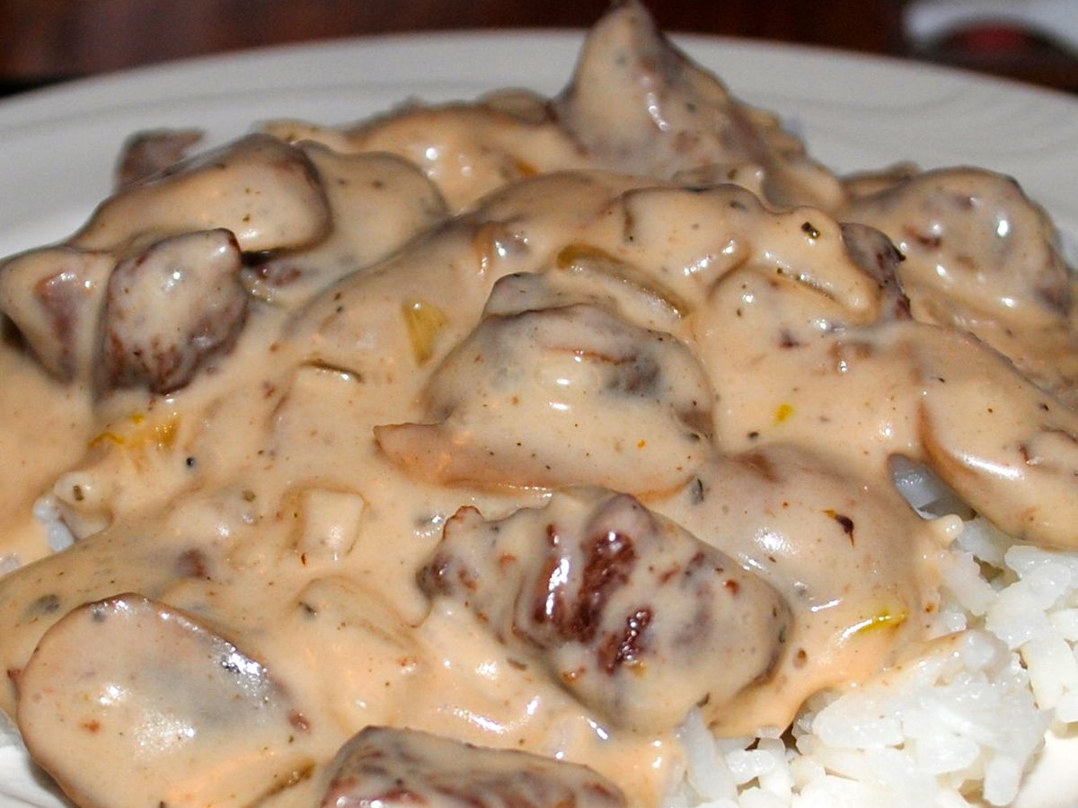 Beef Stroganoff in White Wine Sauce with Herbs and Rice