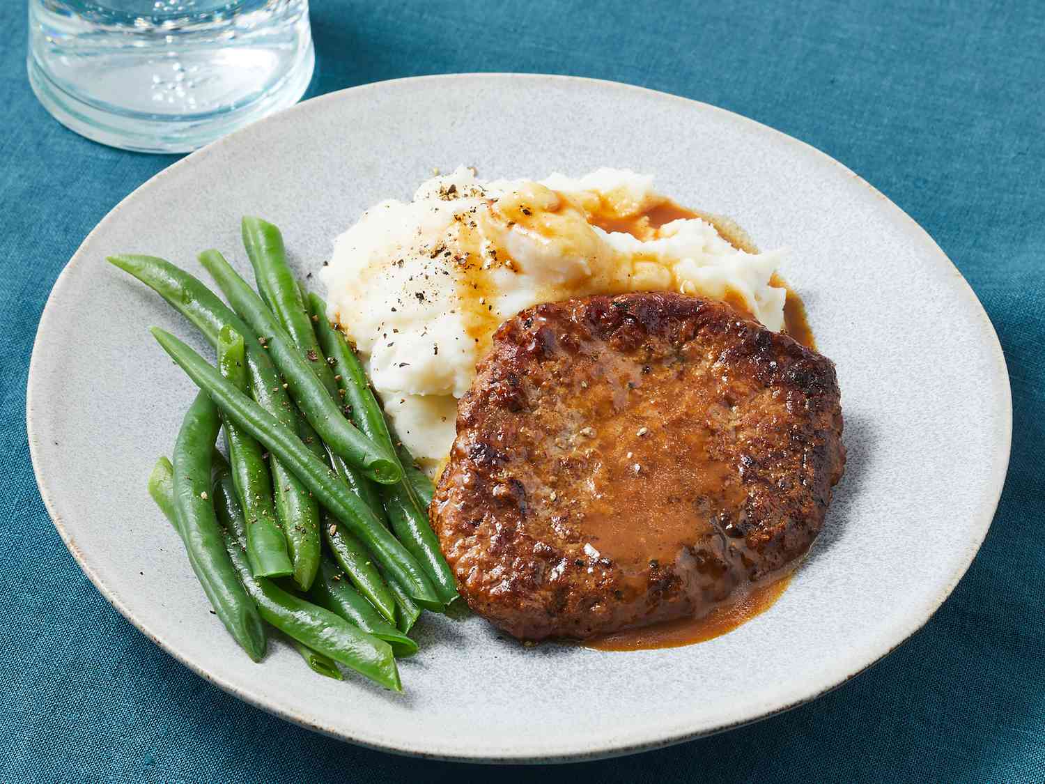 Berdean's Slow-Cooked Cube Steak with Savory Gravy