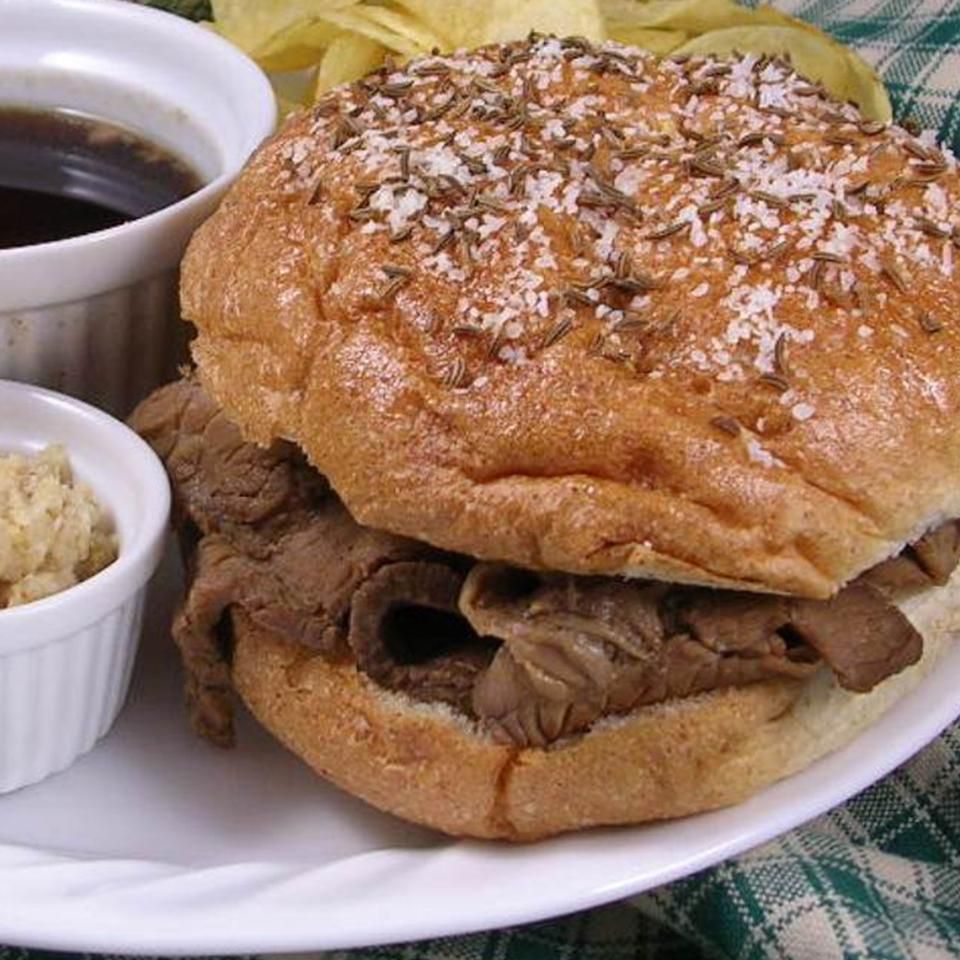 Buffalo-style Beef on Weck with Au Jus