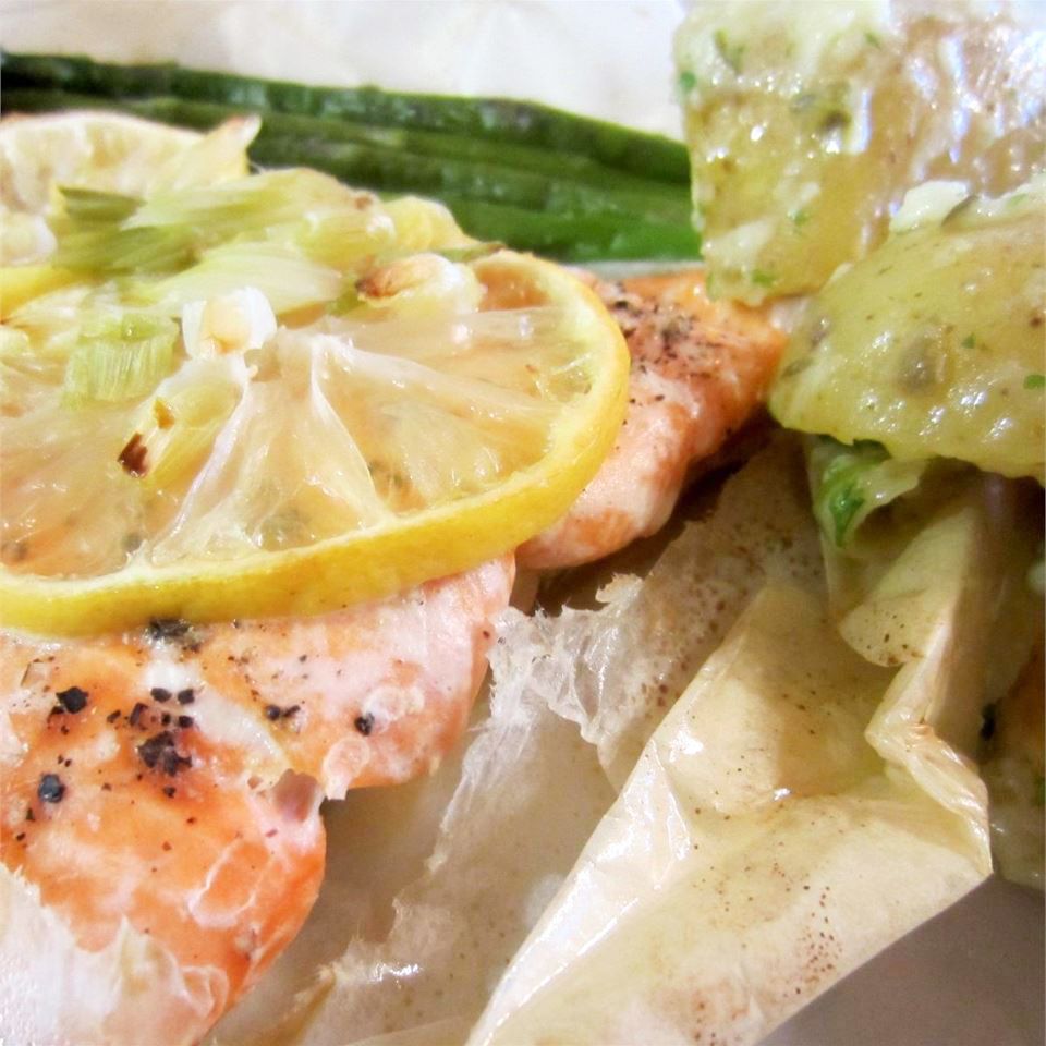 Carly's Lemon Asparagus Salmon in Paper
