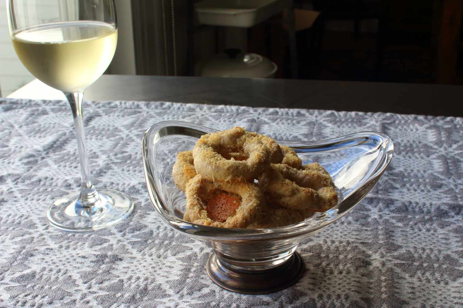 Cheesy Cacio e Pepe Taralli