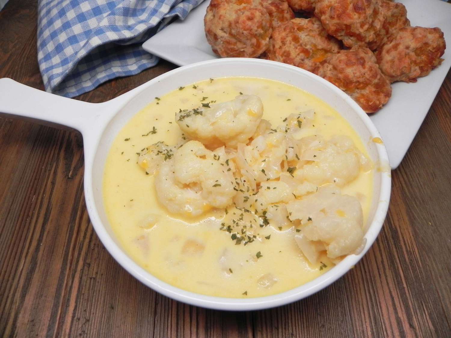 Cheesy Cauliflower Soup