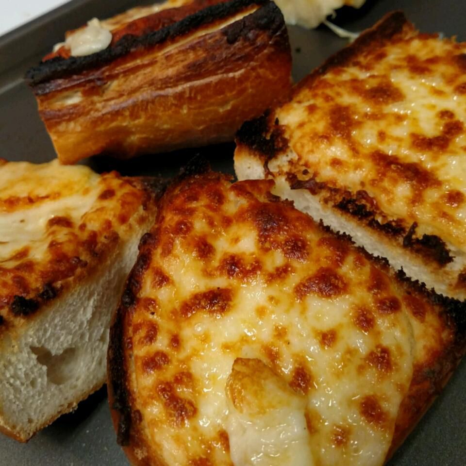 Cheesy Garlic Bread Supreme