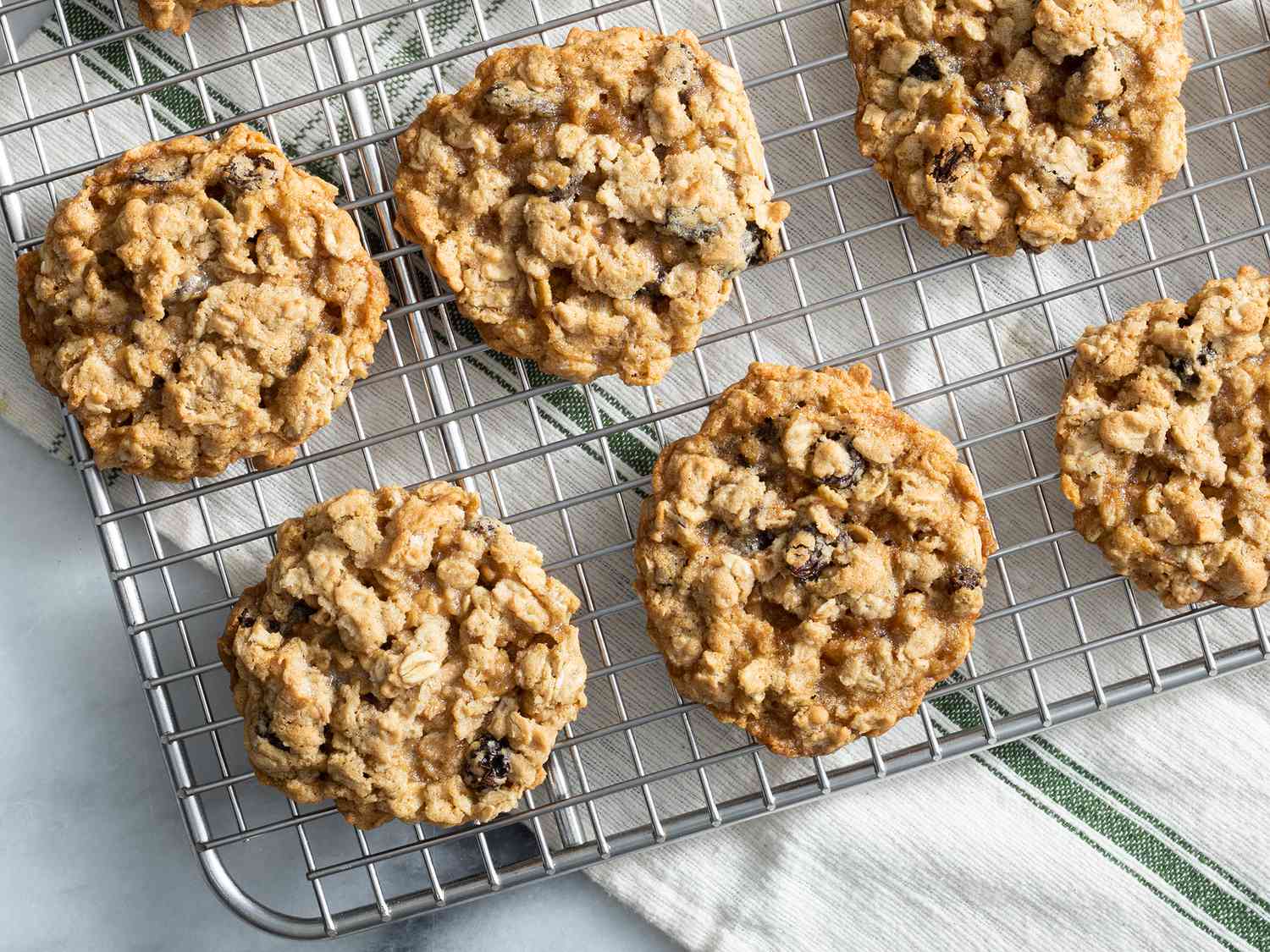 Chewy Oat Raisin Cookies