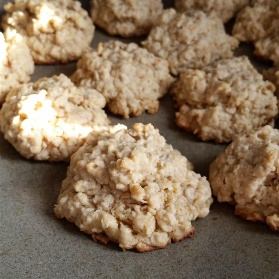 Chewy Oatmeal Cookies