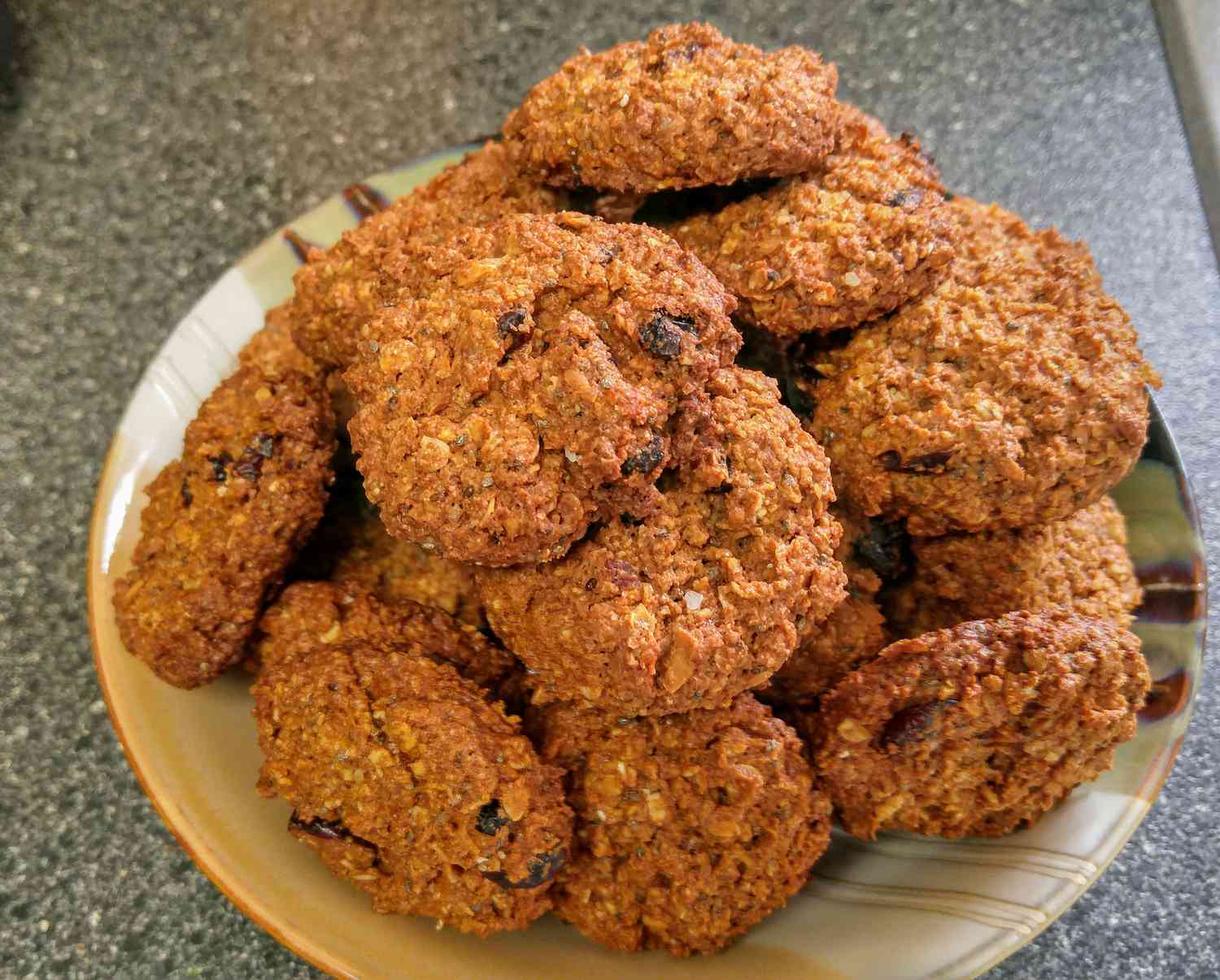 Chia Oatmeal Cookies