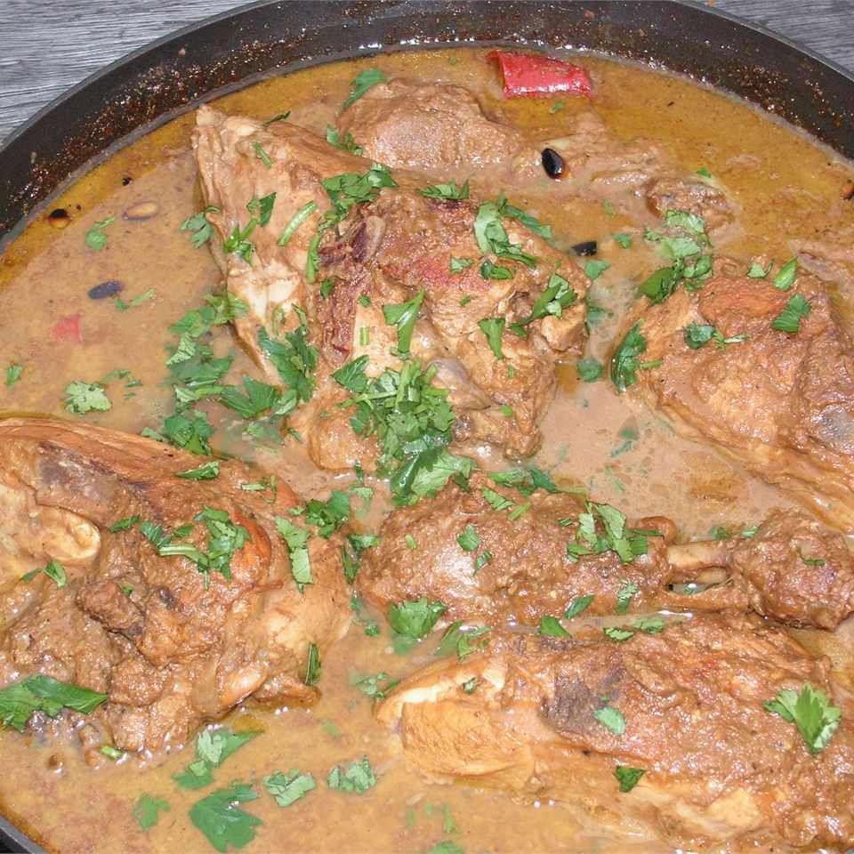Chicken in Pomegranate Walnut Sauce