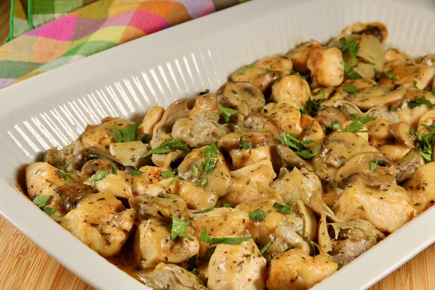 Chicken with Artichokes and Mushrooms in Cream Sauce