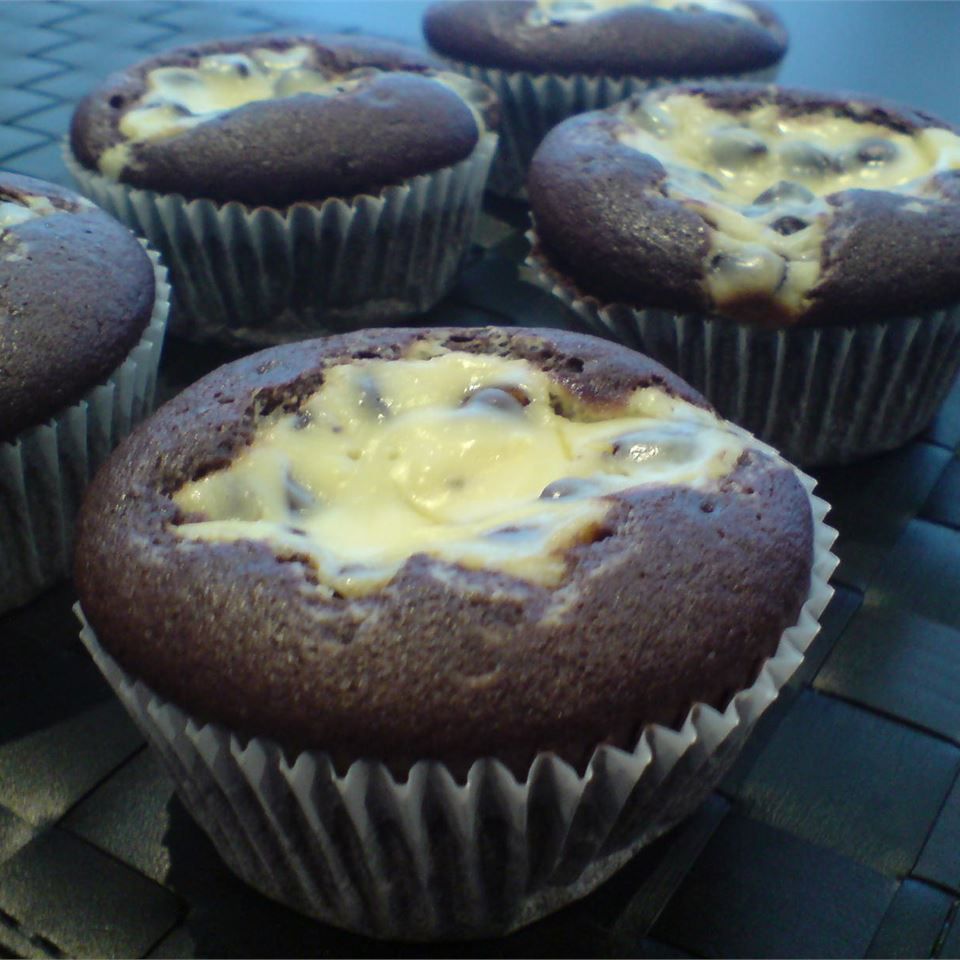Chocolate Cream Cheese Black Bottom Cupcakes
