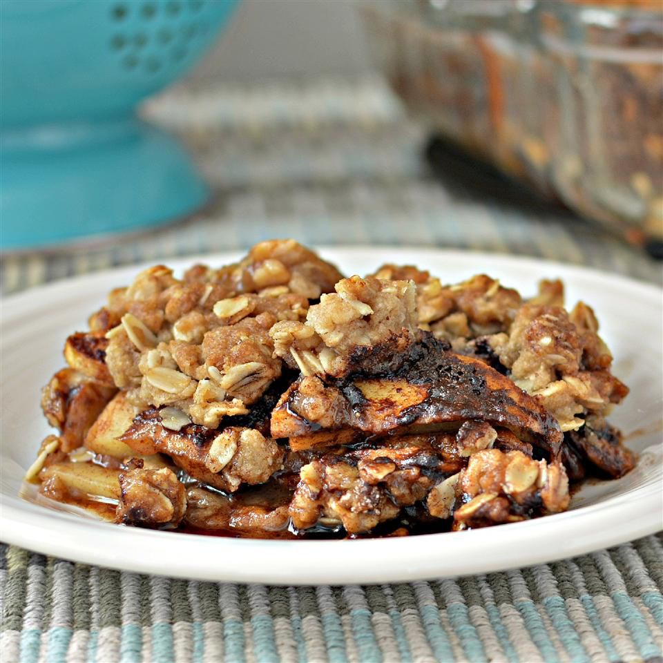 Cinnamon Oat Apple Crisp