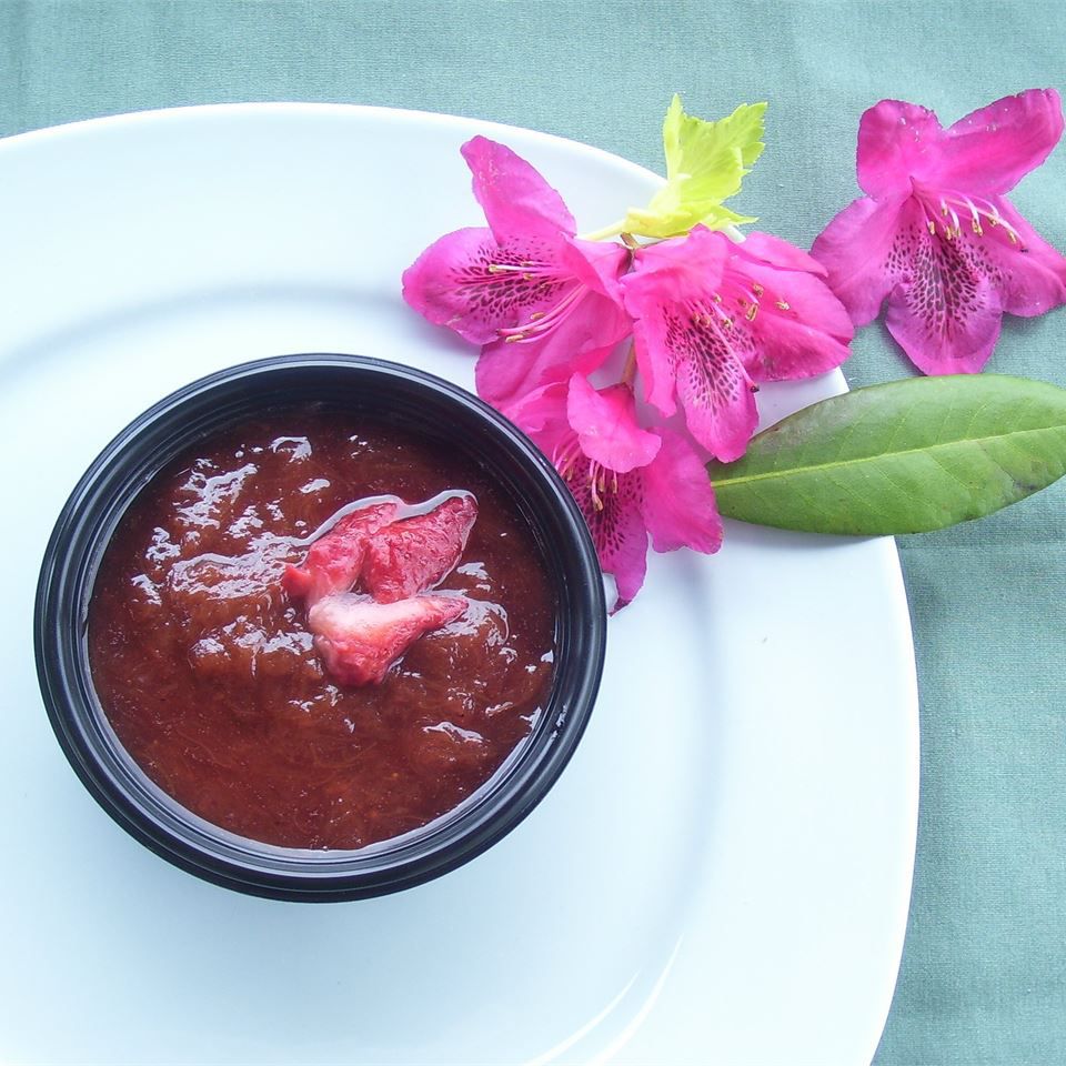 Cinnamon-Spiced Rhubarb Sauce
