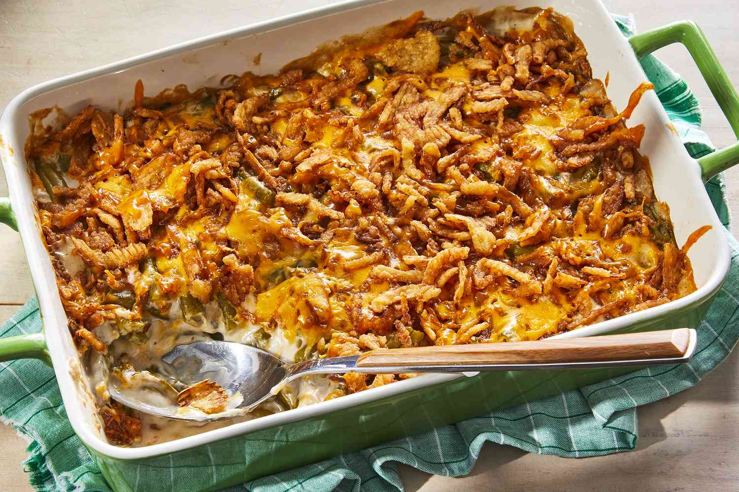 Classic Green Bean Casserole with Creamy Cheese Sauce