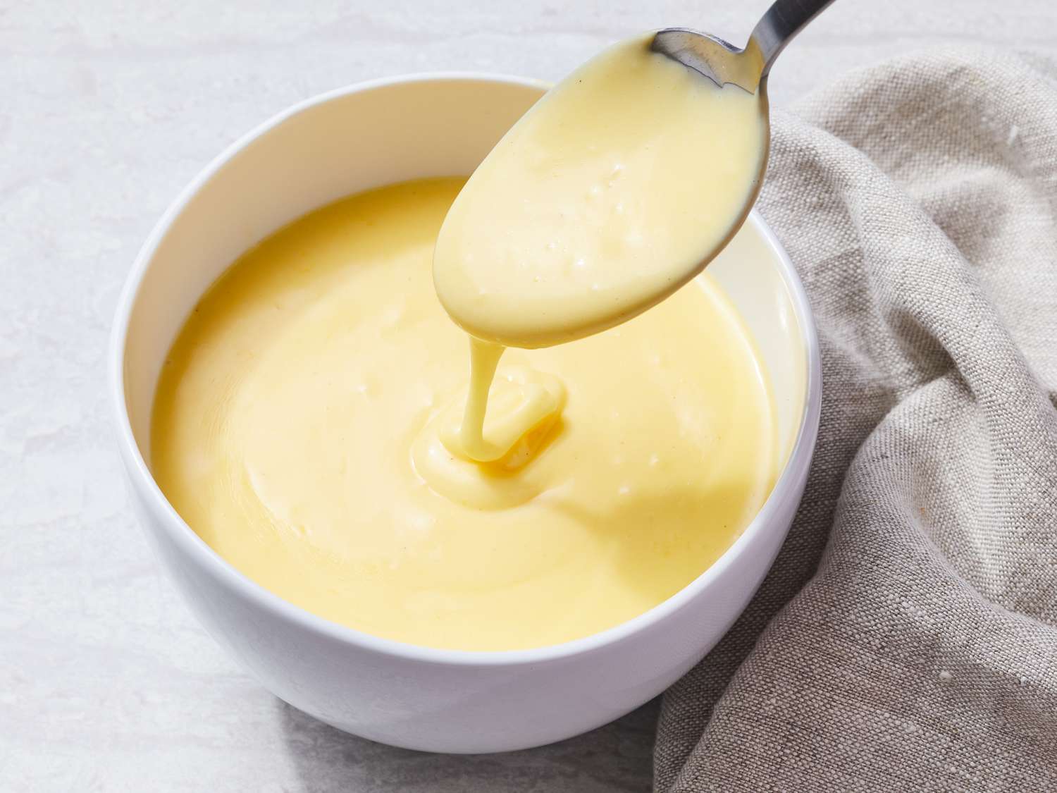 Classic Hollandaise Sauce