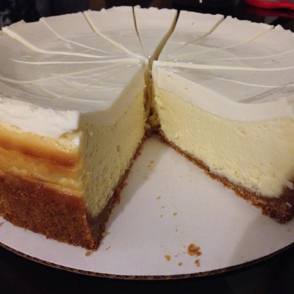 Classic New York Cheesecake With Topping