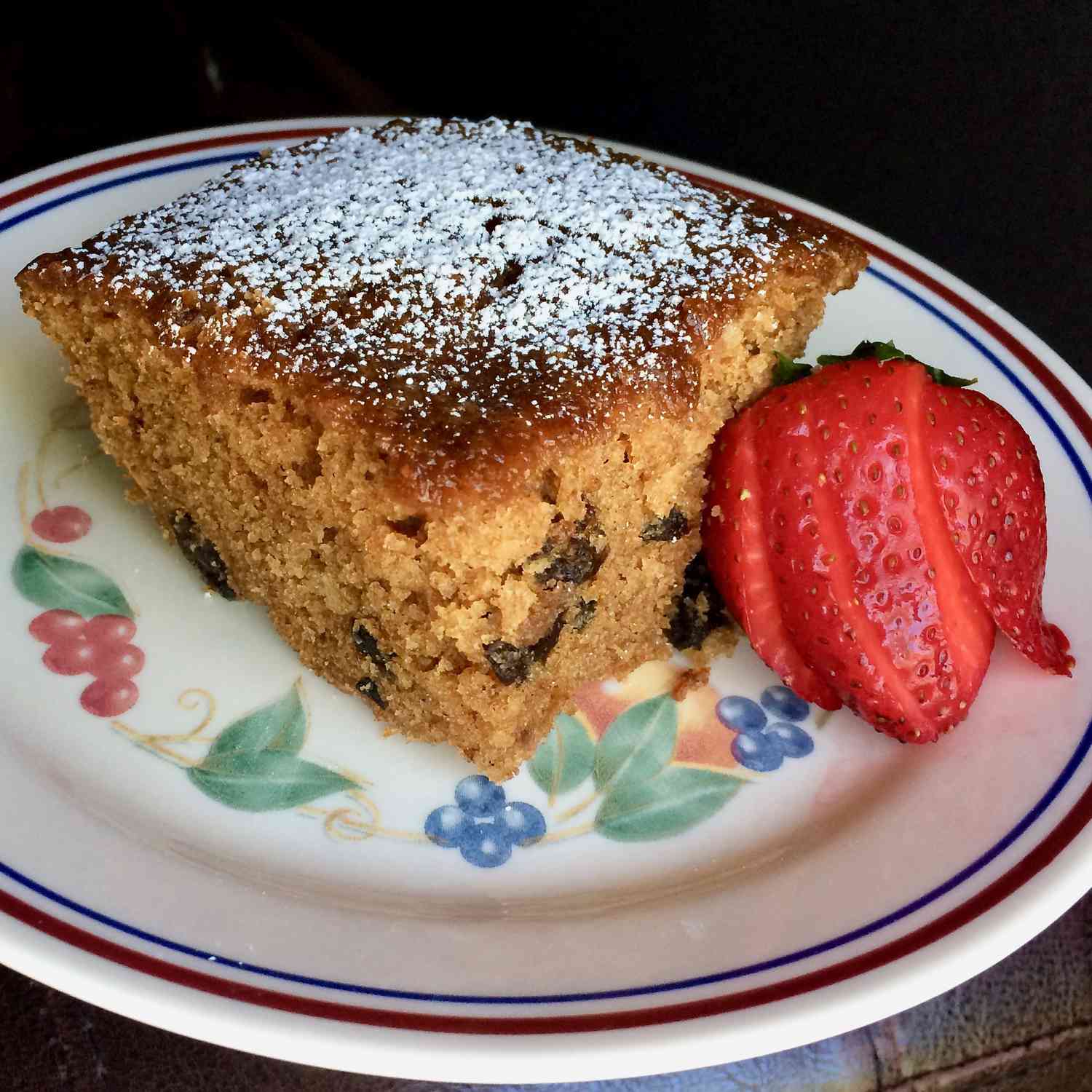 Classic Raisin Cake