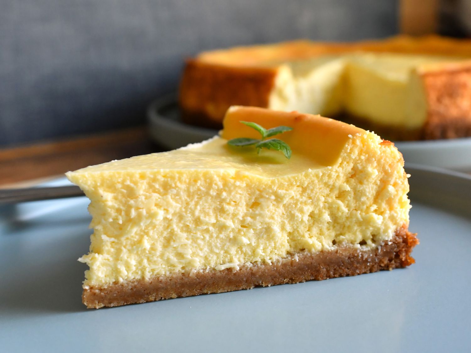 Creamy Cheesecake with Walnut Crust