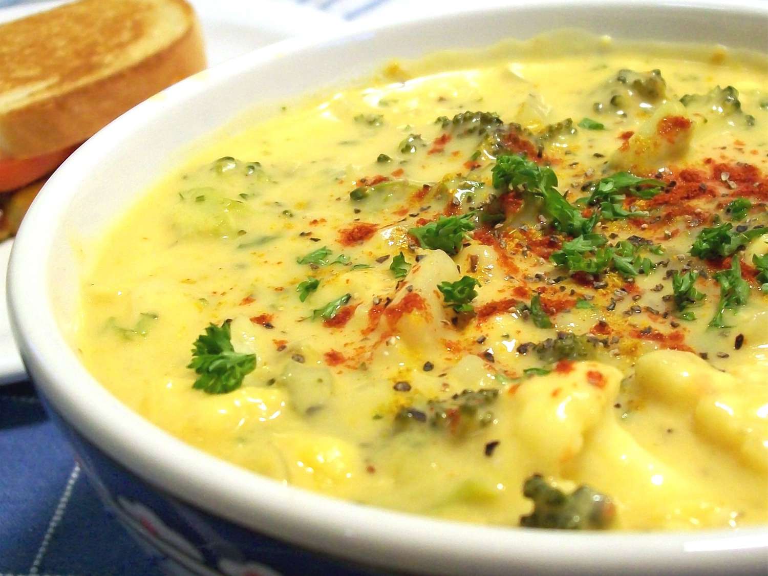Creamy Curry Cauliflower and Broccoli Soup