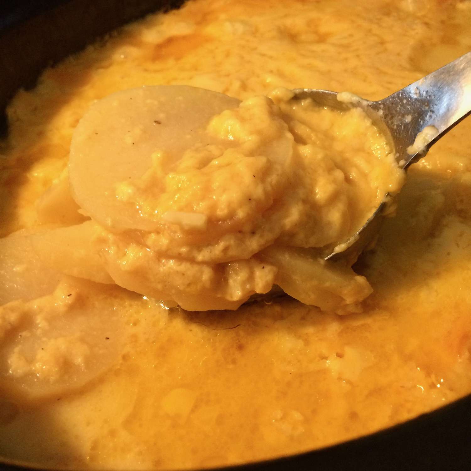 Creamy Slow Cooker Scalloped Potatoes