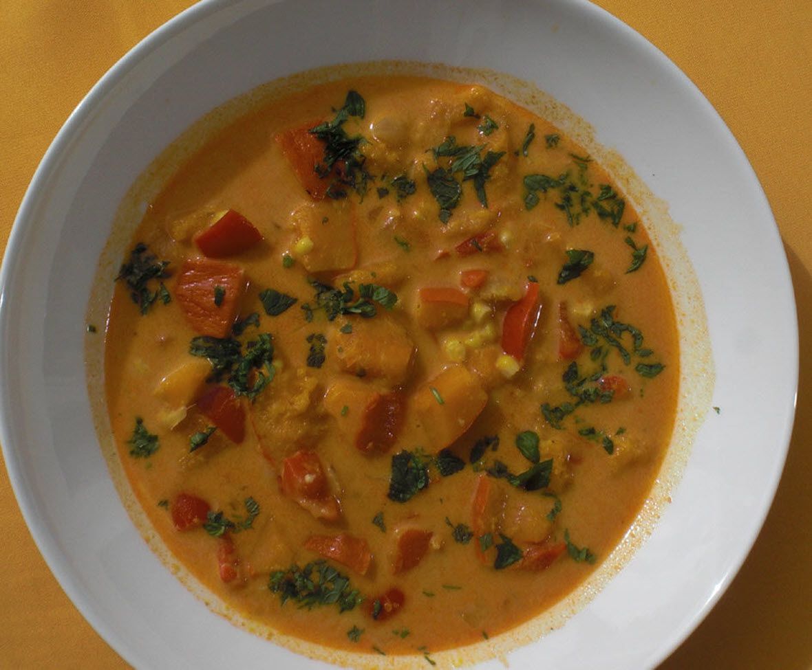 Creamy Vegan Pumpkin Soup with Coconut Milk