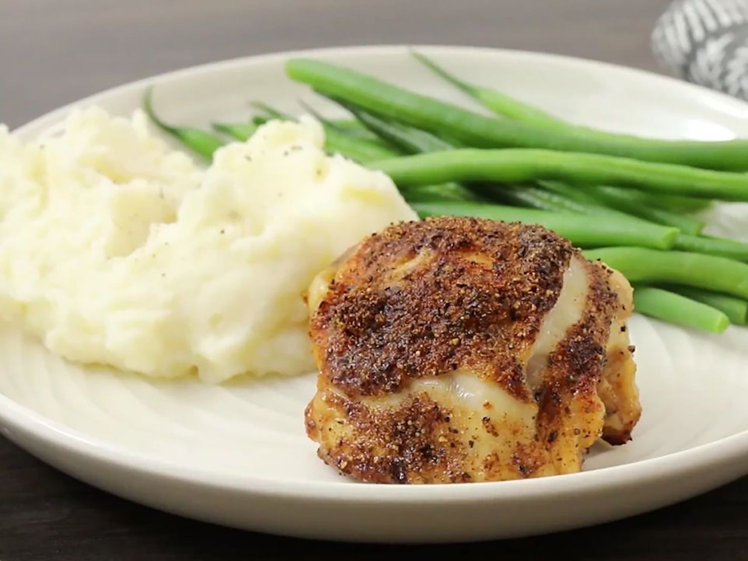 Crispy Air Fryer Chicken Thighs
