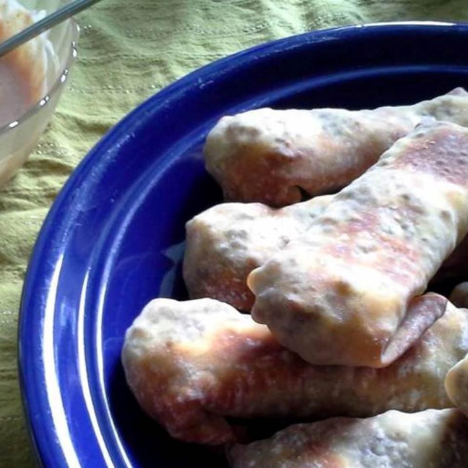 Crispy Beef and Cabbage Egg Rolls