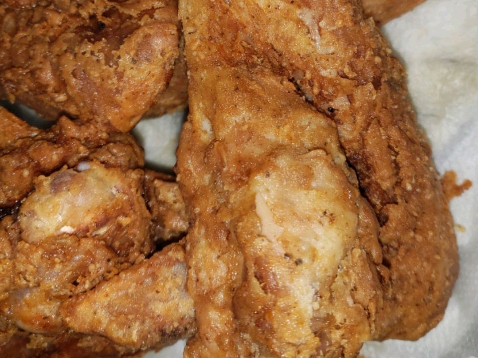 Crispy Garlic Cayenne Turkey Wings