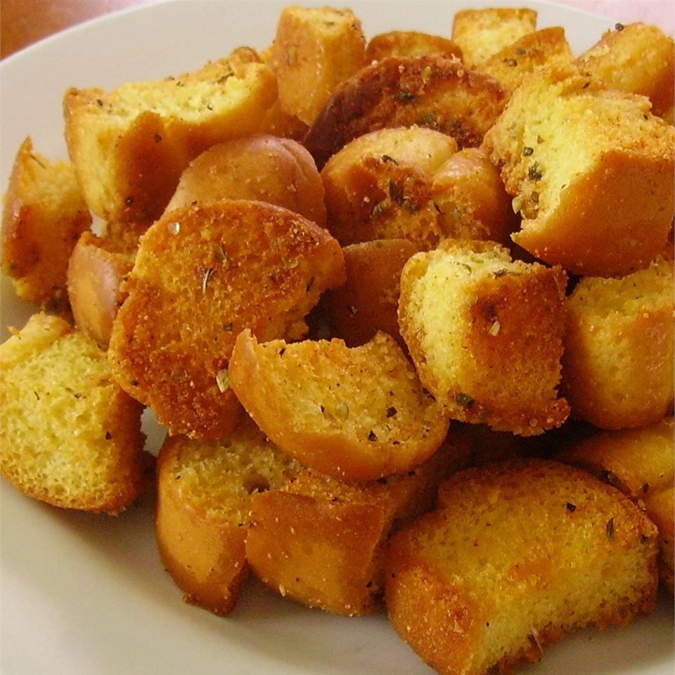 Crispy Hamburger Bun Croutons