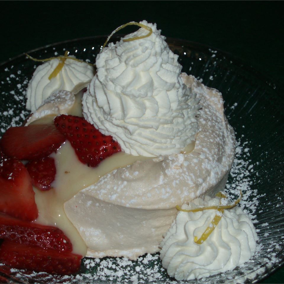 Crispy Meringue Strawberry Torte