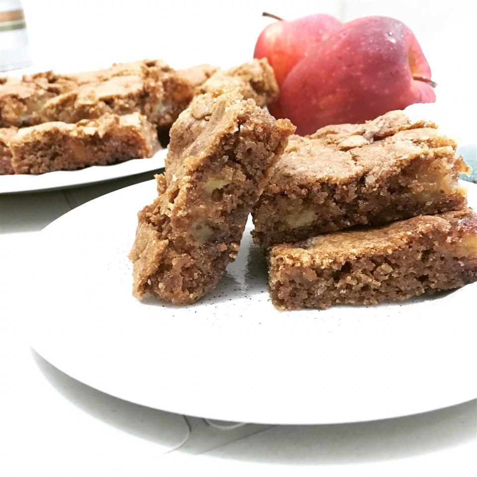 Delicious Apple Bars with Walnuts