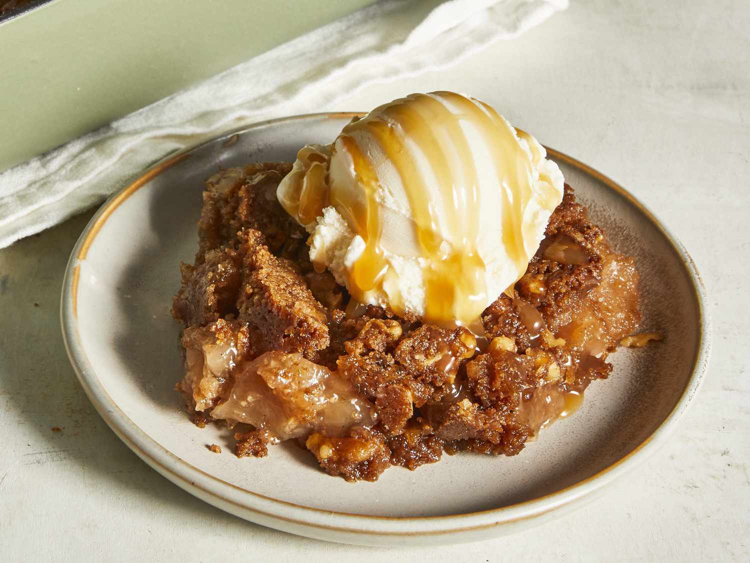 Easy Caramel Apple Cake