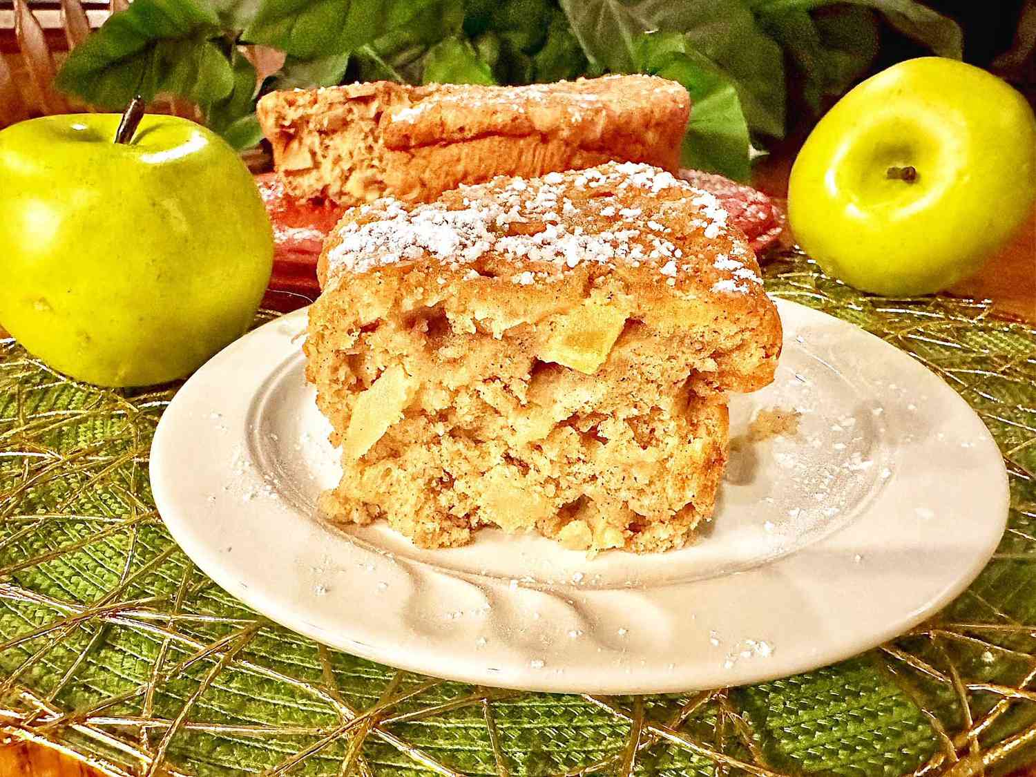 Easy Cinnamon Apple Cake
