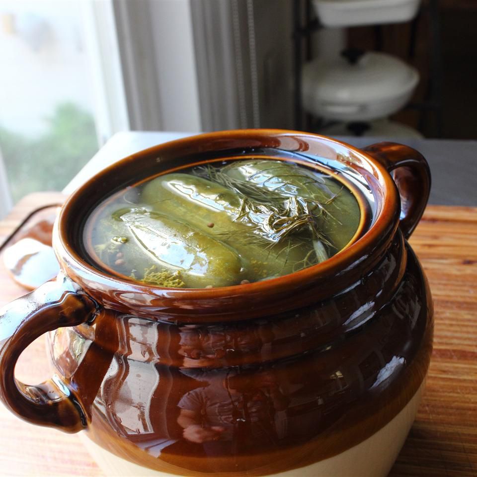 Easy Homemade Dill Pickles