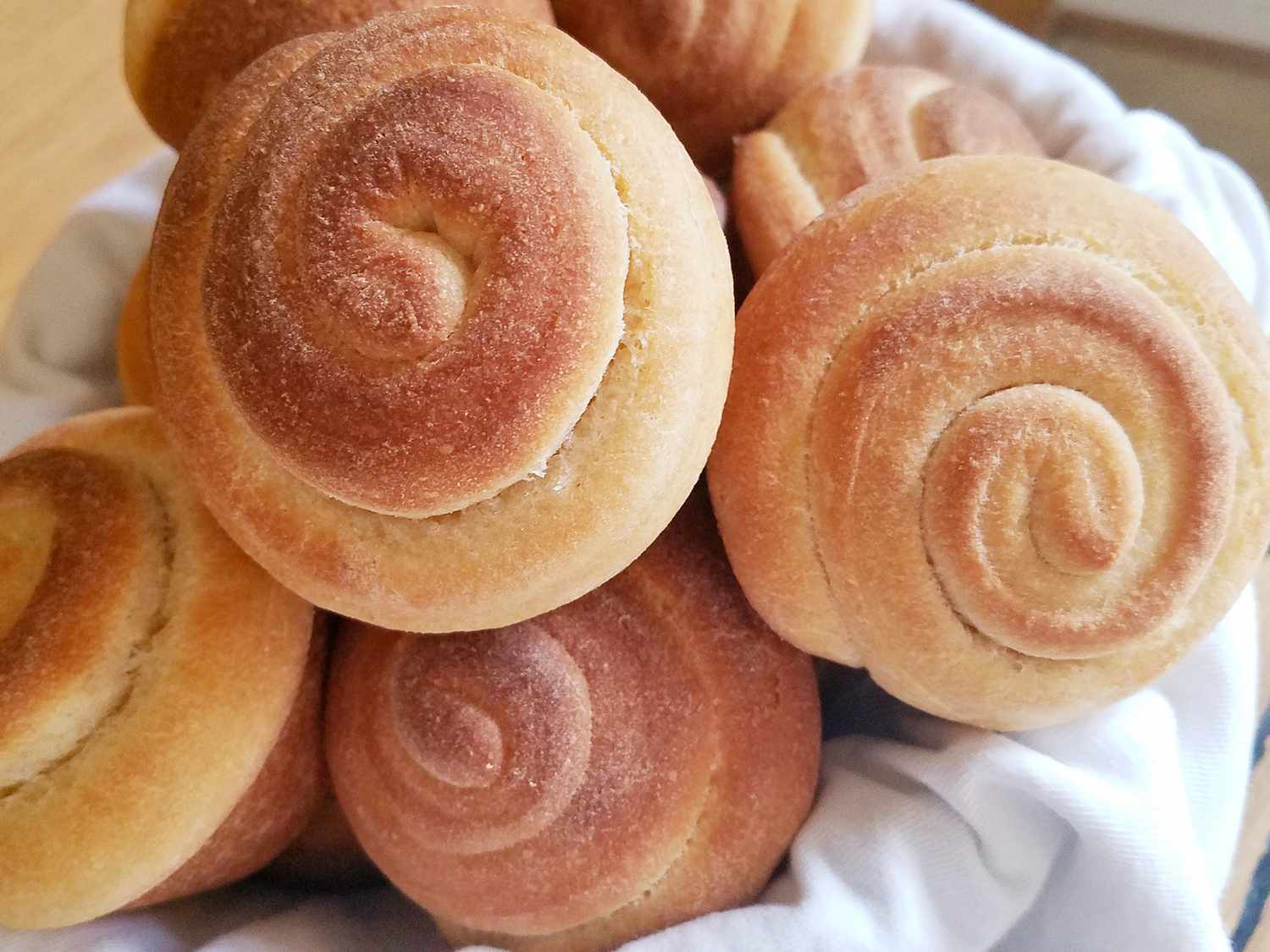 Easy Wheat Rolls