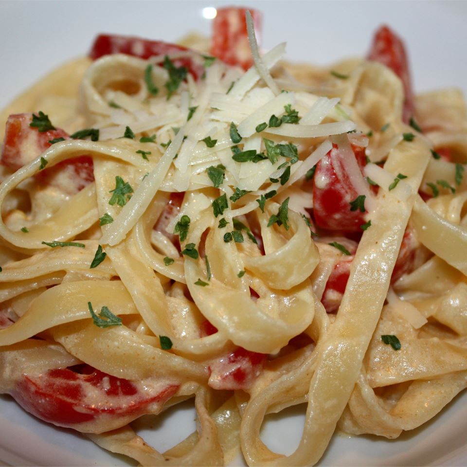 Fettuccine with Spicy Pepper Sauce