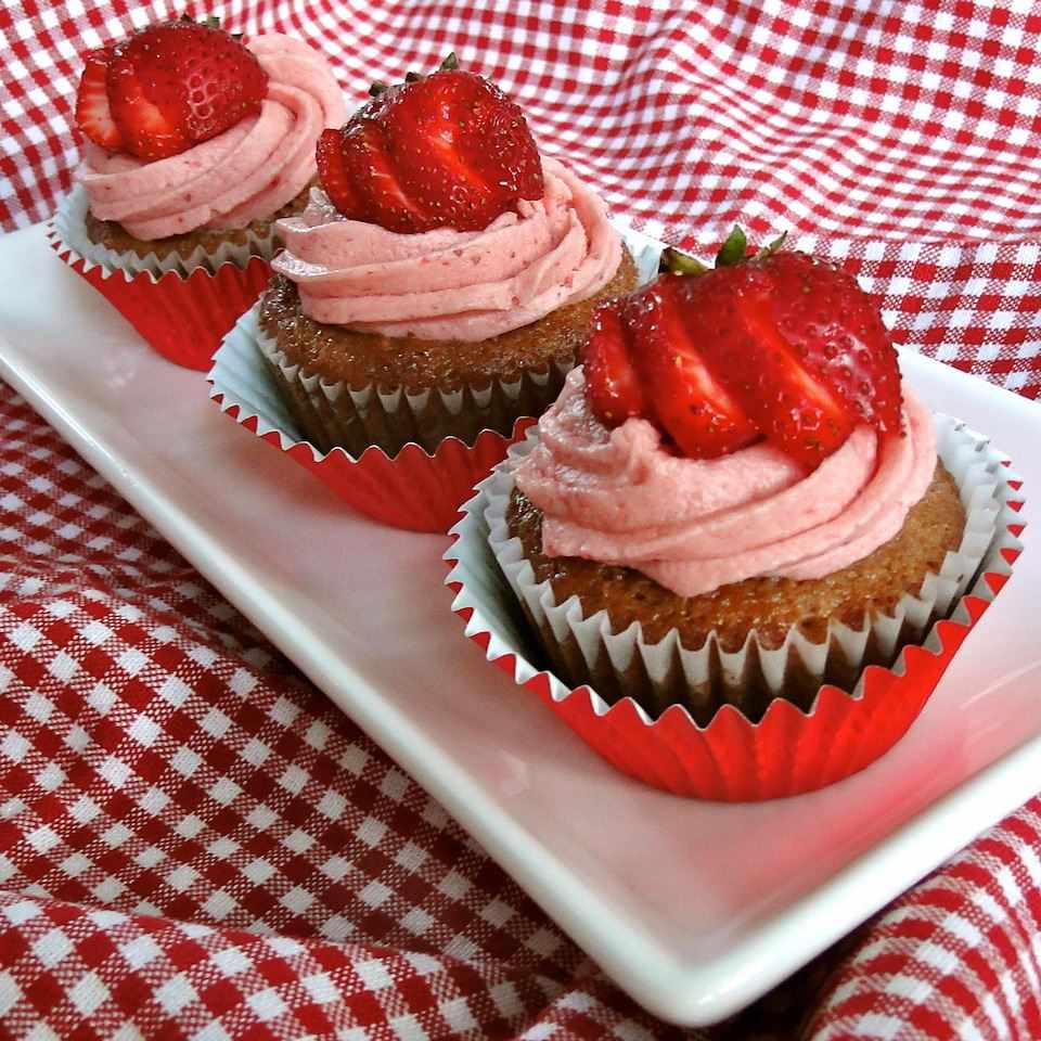 Fresh Strawberry Cupcakes