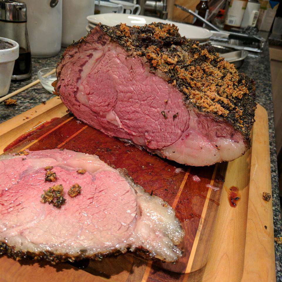 Garlic and Rosemary Prime Rib with Red Wine Mushroom Sauce