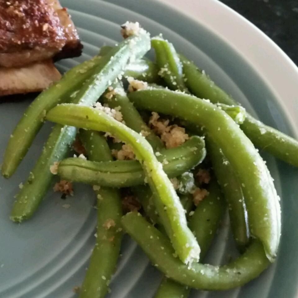 Garlic Bread Crumb Green Beans