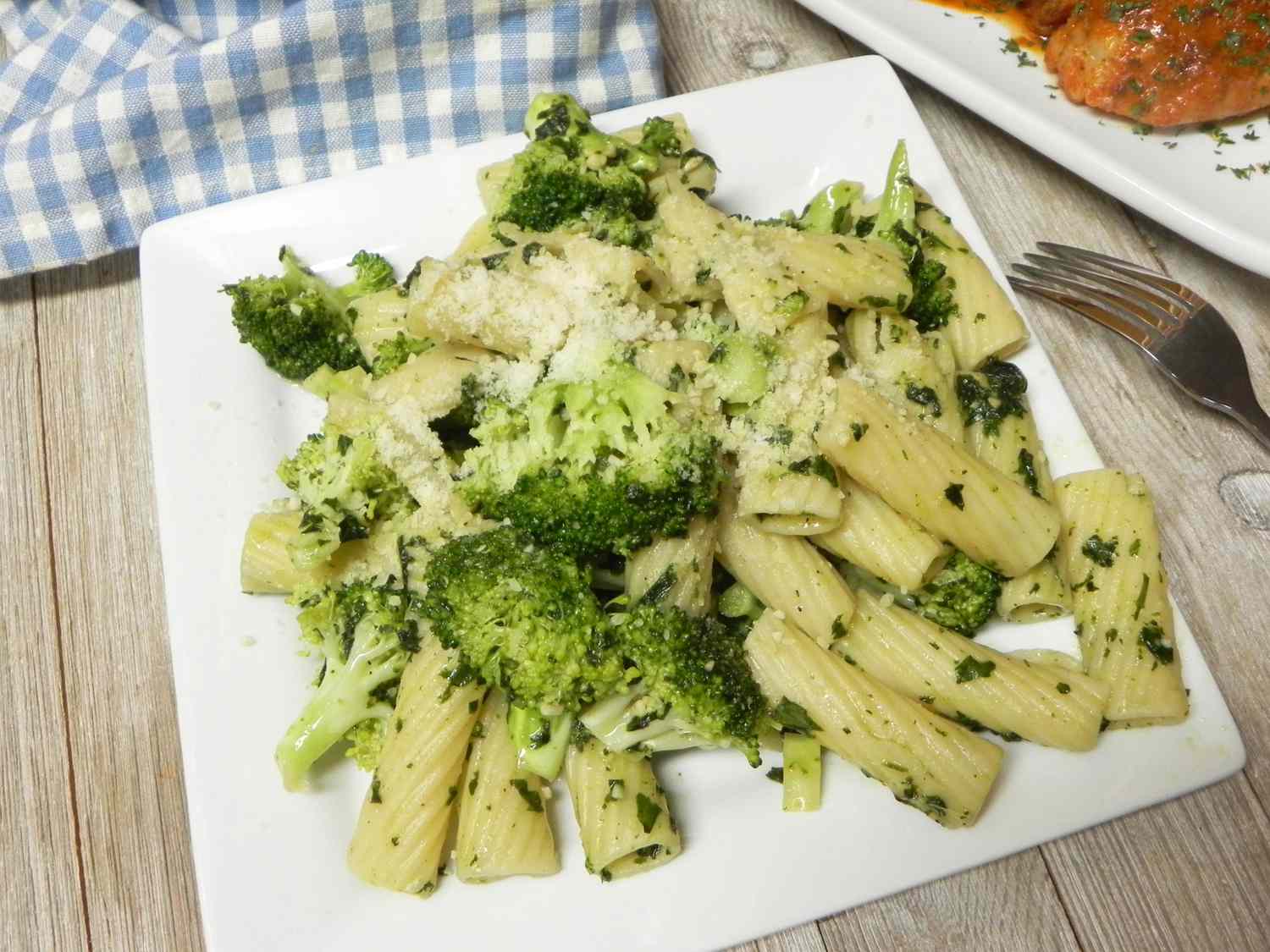 Garlic Butter Broccoli Rigatoni