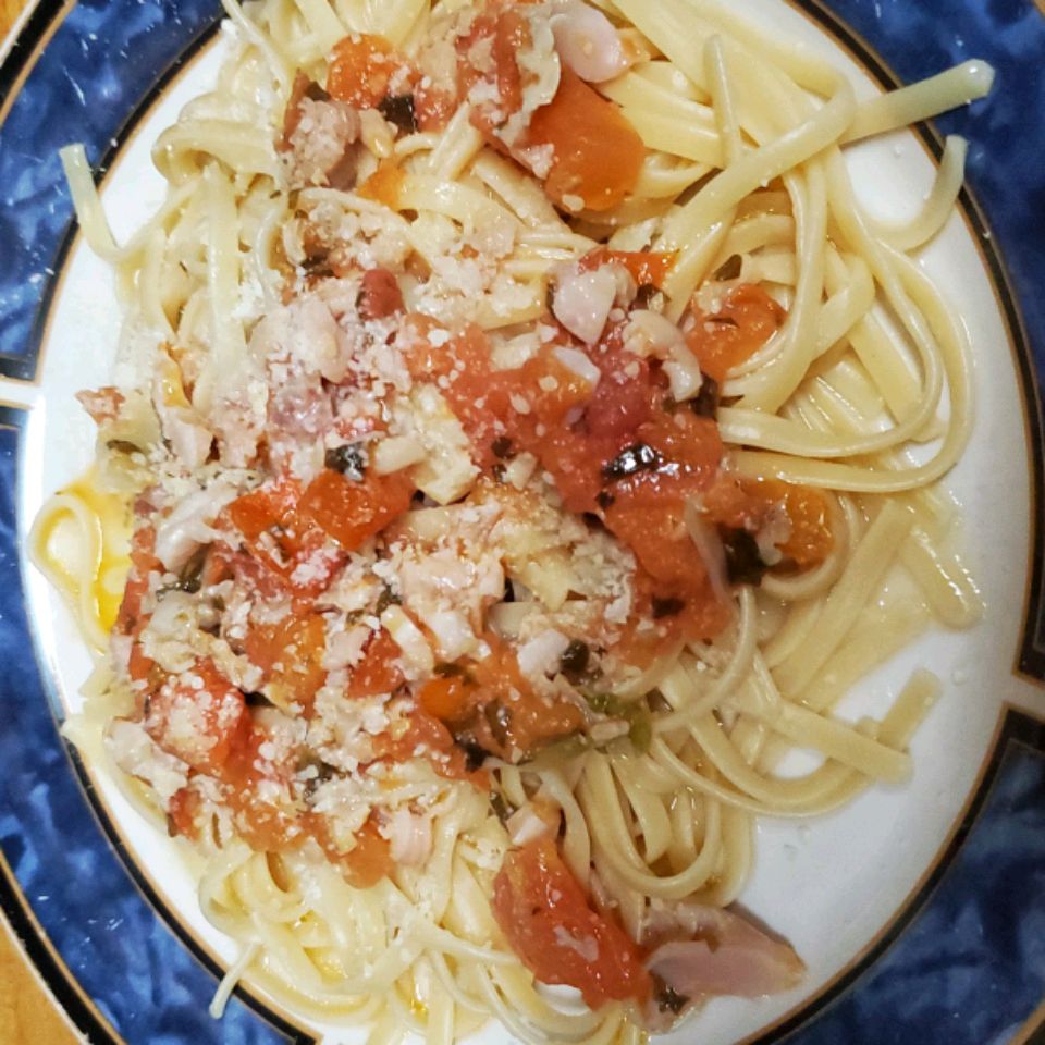 Garlic Butter Clam Linguine
