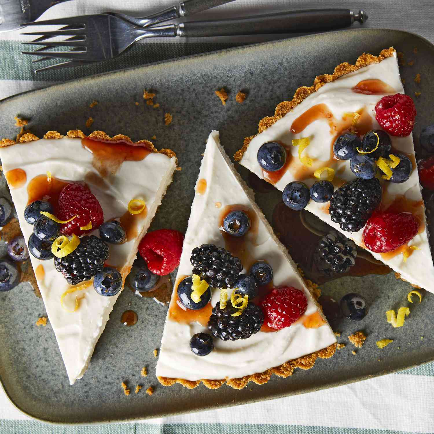 Greek Yogurt Cheesecake with Blueberries