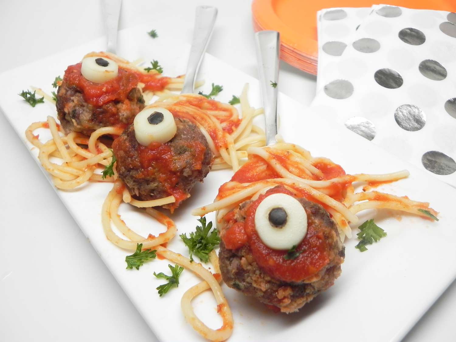 Halloween Meatball Eyeballs