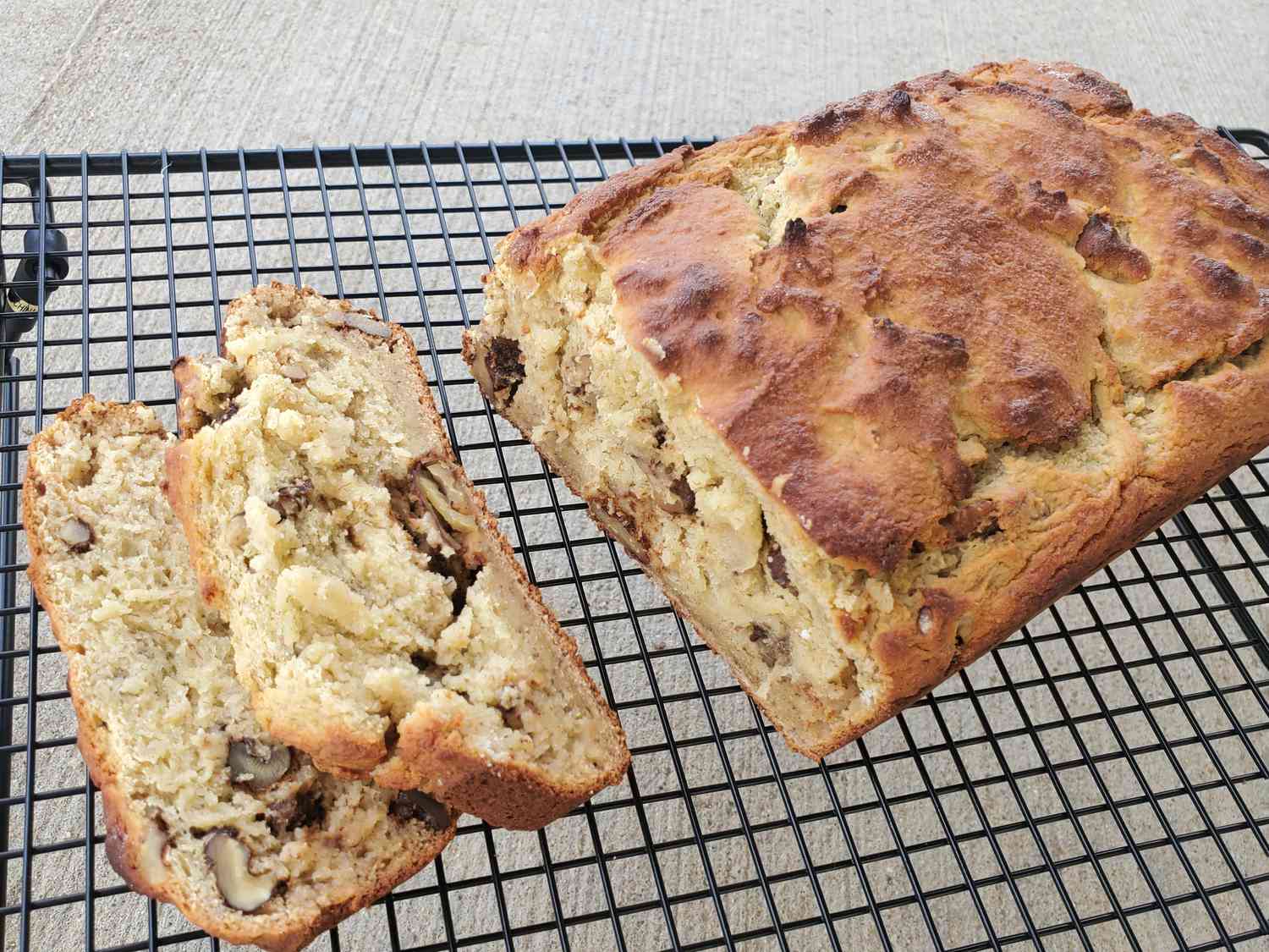 Healthy Banana Bread with Nuts and Flax Seeds