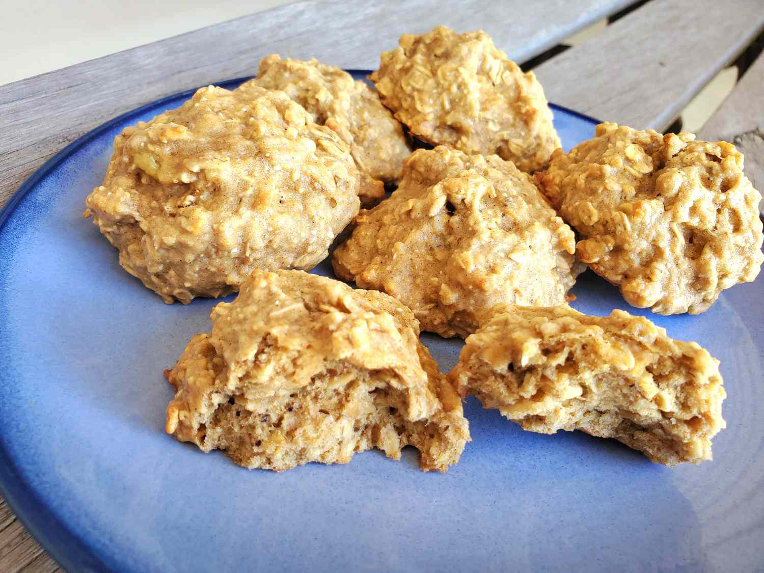 Healthy Banana-Oatmeal Breakfast Cookies